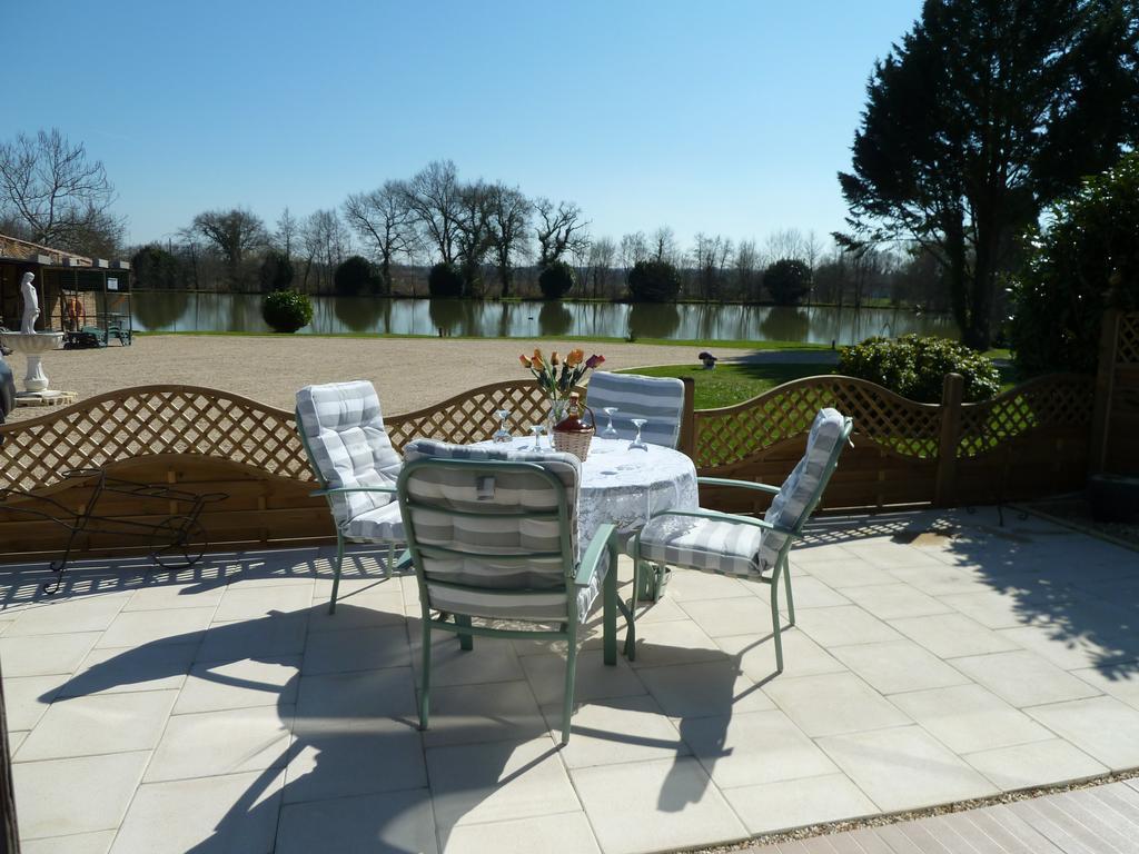Lake Les Landes Montpon-Menesterol Exterior foto